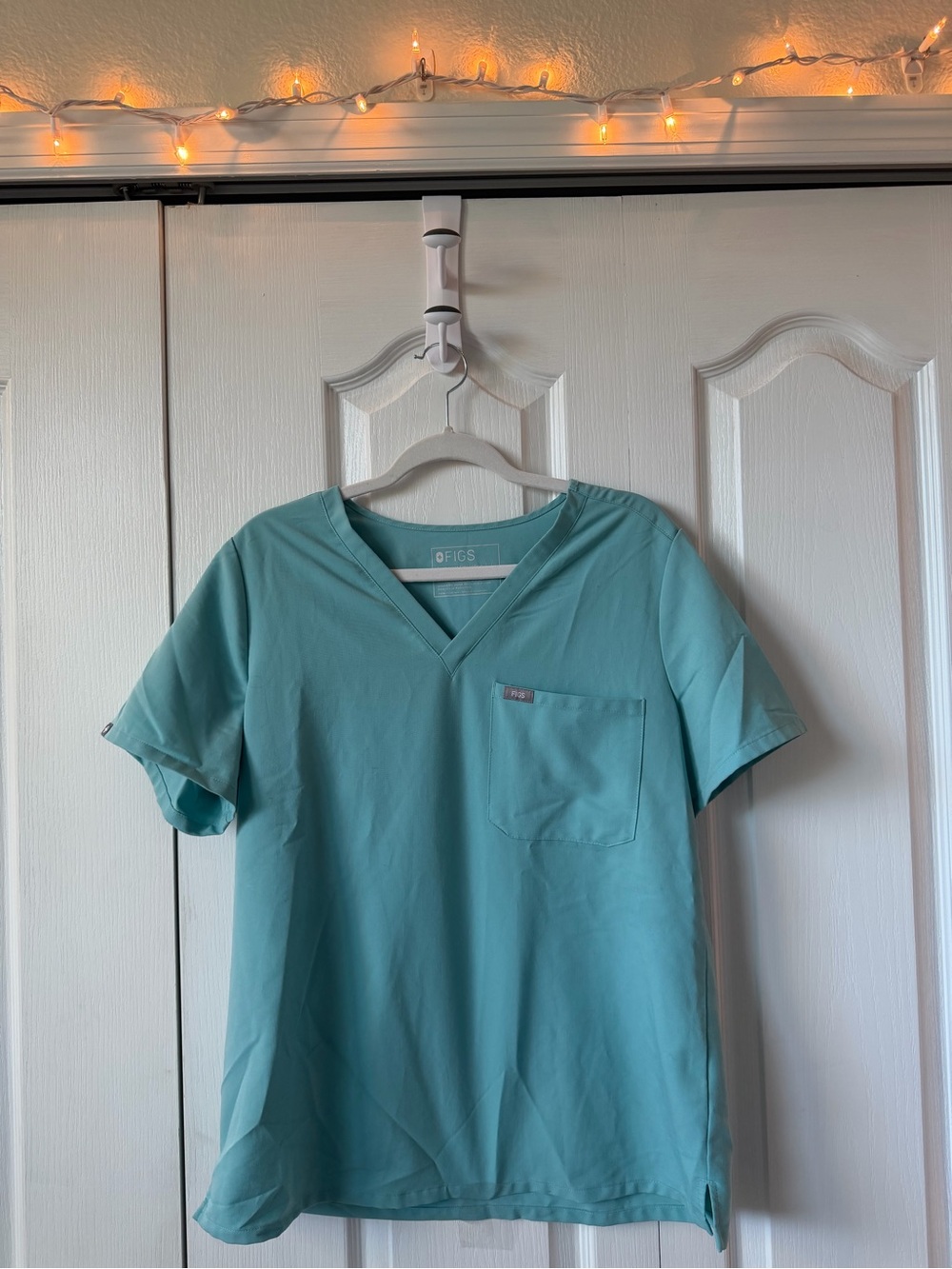 FIGS Scrub Top Women L Sea Glass